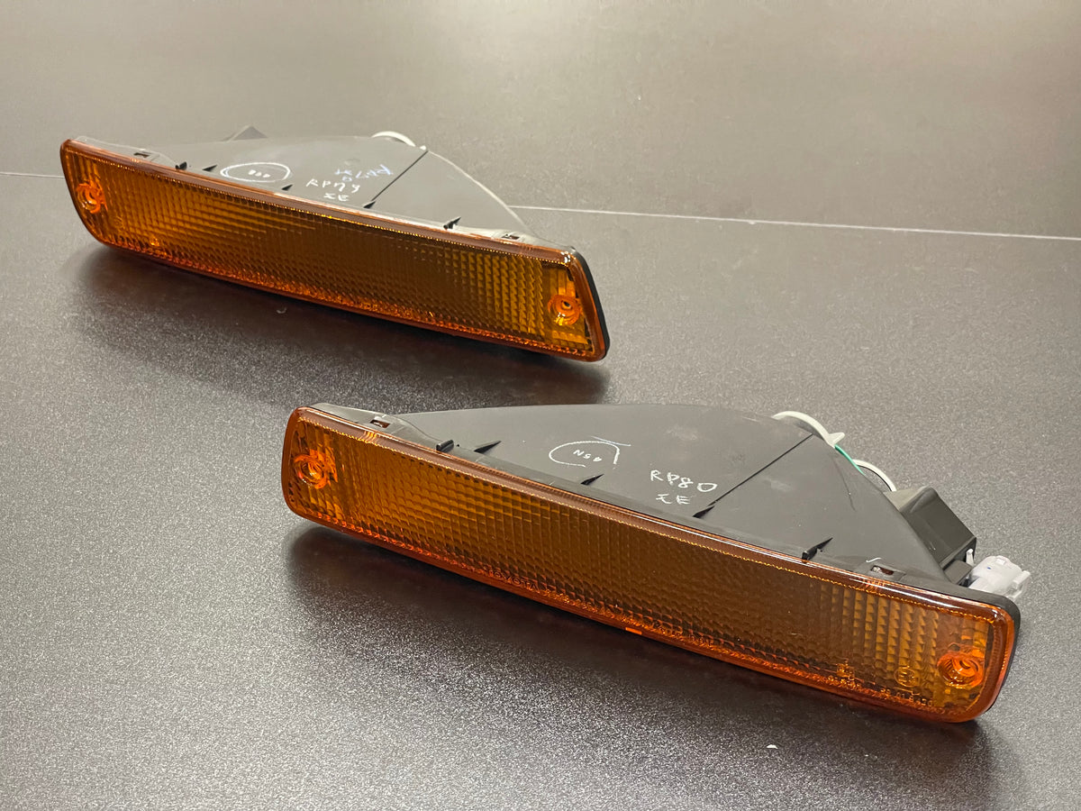 Land Cruiser 80 Turn Signal – ASR Parts